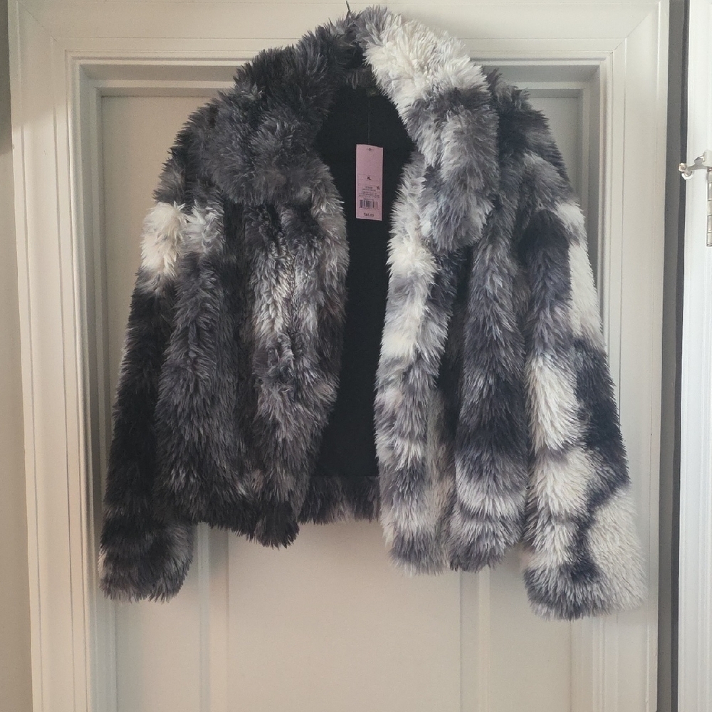 NWT Wild Fable Faux Fur Jacket - Black and White